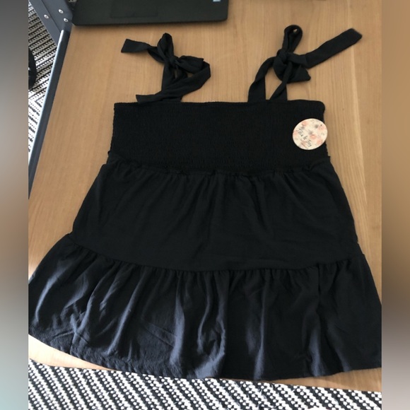 Jolie & Joy|Tiered ruffle black tie tank with ruching, plus size 1X, NWT••• - Picture 2 of 9
